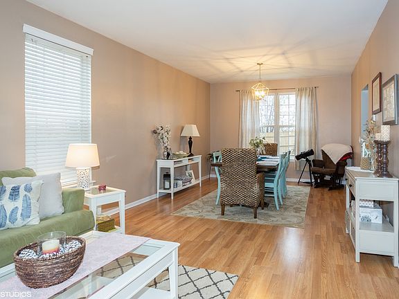 3rd image of 4704 Chapman Dr