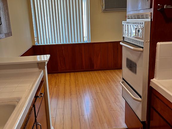 2nd image of 227 N Kenwood St APT 6