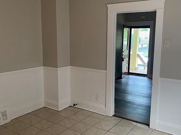 3rd image of 11301 Forest Ave #1