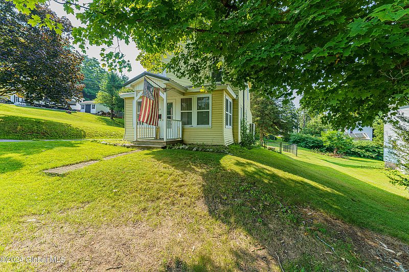 2nd image of 53 Parsons Avenue