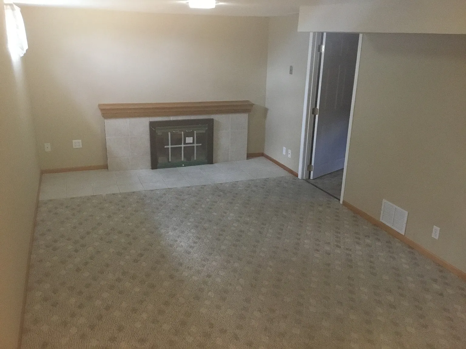 3 bed, 1920 sqft, $2,200 — Photo 3