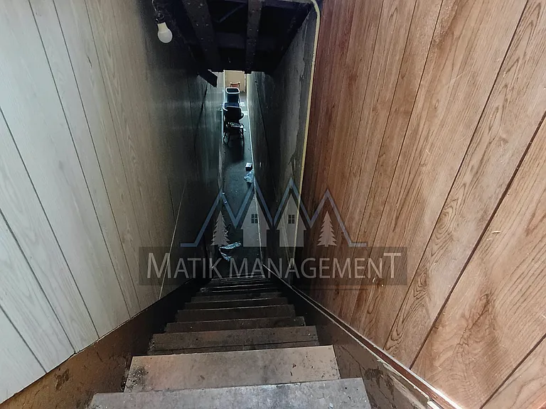 143 Main St W #1/2 — Photo 16