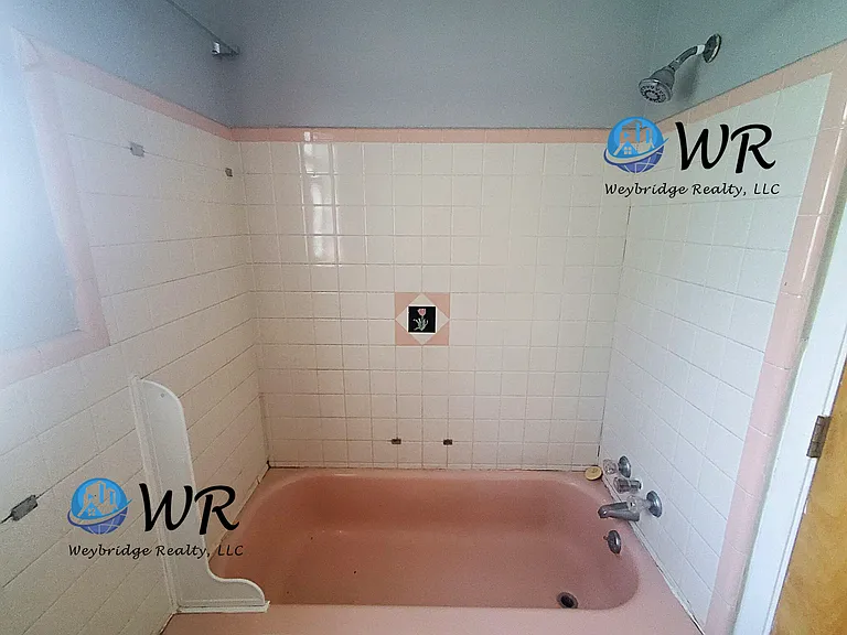 2504 White St #7 — Photo 11