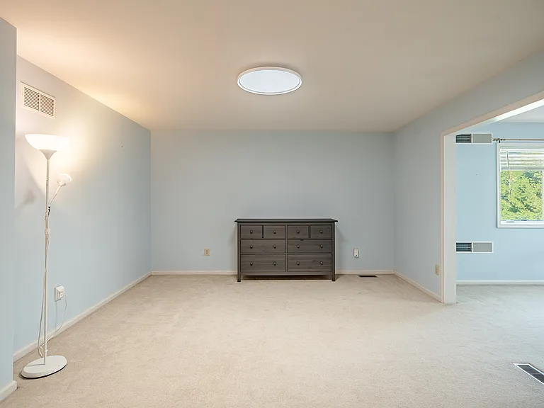 109 Lincoln Rd — Photo 23