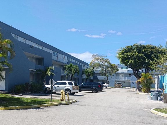 2nd image of 9371 Fontainebleau Blvd APT I103