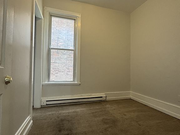 5th image of 3038 6th Ave #1R