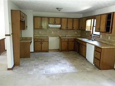 3rd image of 3603 Marshall Ct