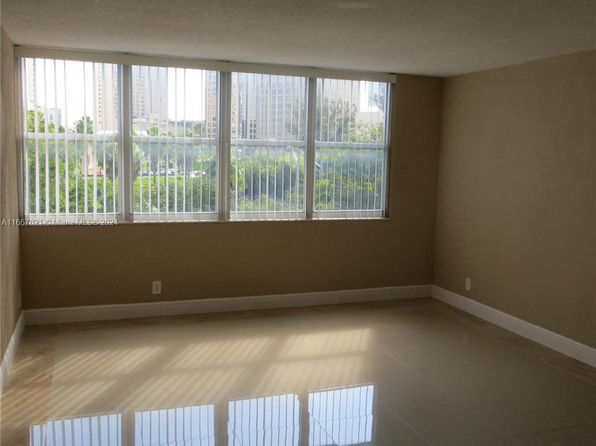 9143 SW 77th Ave APT B403, Miami, FL 33156