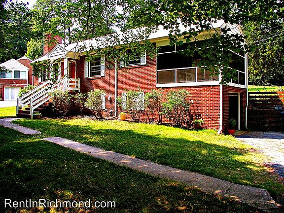 2nd image of 9704 University Blvd