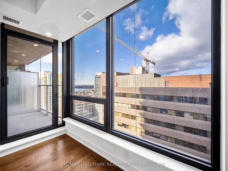 340 Queen St #1403 — Photo 19