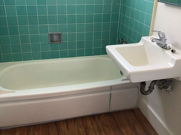 5th image of 800 18th St APT 2