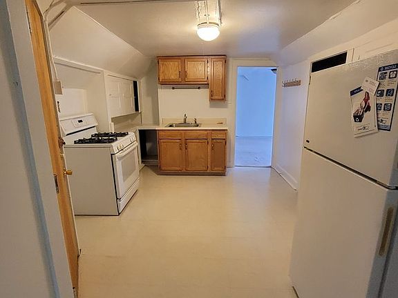 2nd image of 620-22 Fellows Ave #3