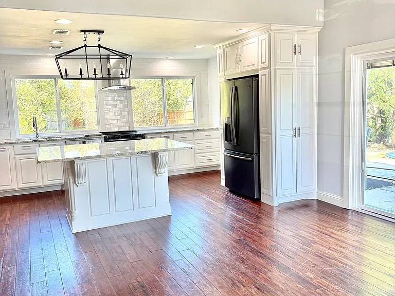 806 Springwood Dr — Photo 7