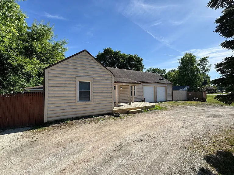 511 Montgomery Rd — Photo 16