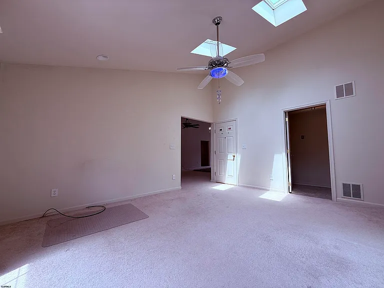2 Club House Ln — Photo 10