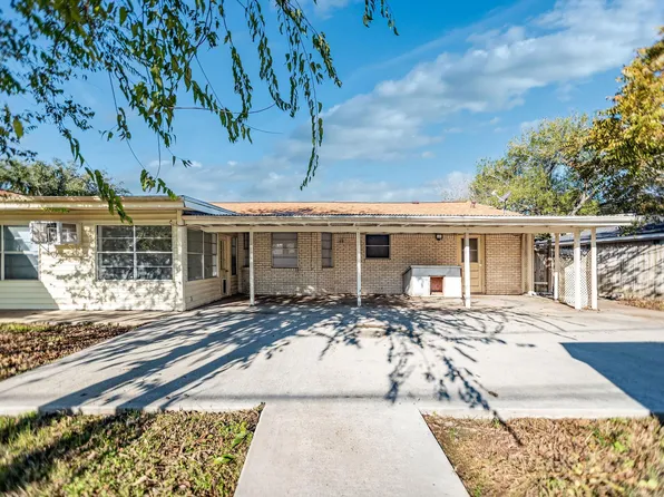 1106 Brookhollow Dr, Port Lavaca, TX 77979