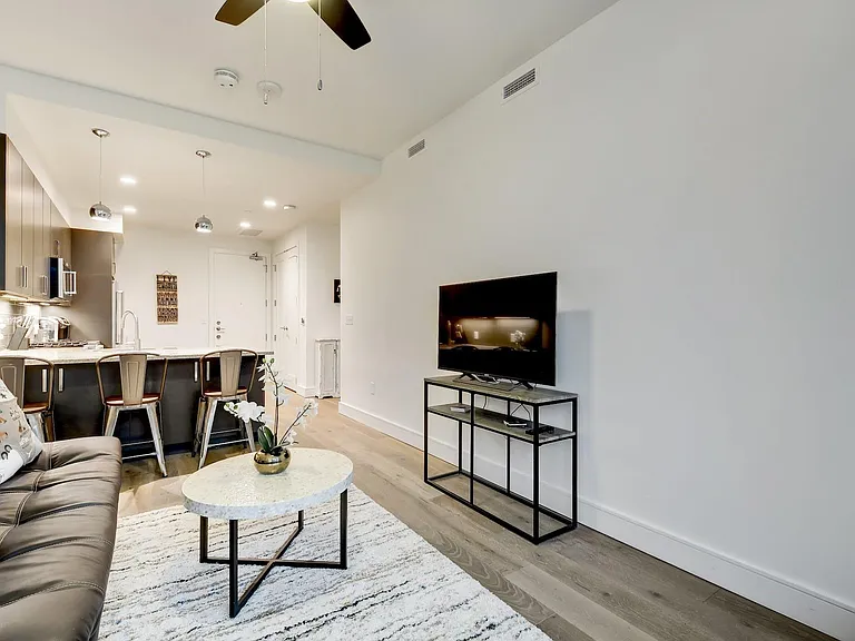 222 West Ave #1911 — Photo 11