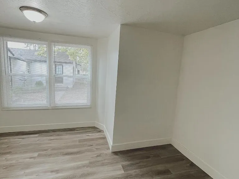 753 E Scott Ave — Photo 7