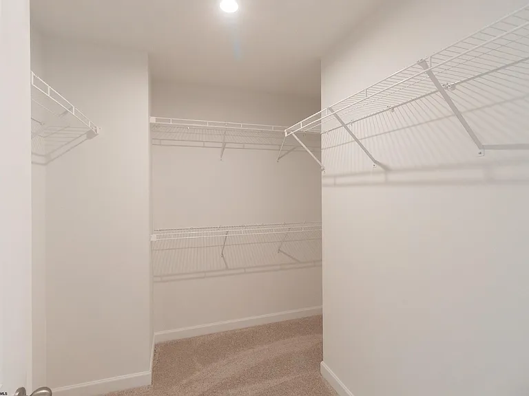 39 Dover Ct — Photo 15