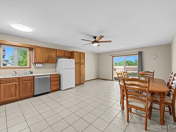 5th image of 810 Linda Ln
