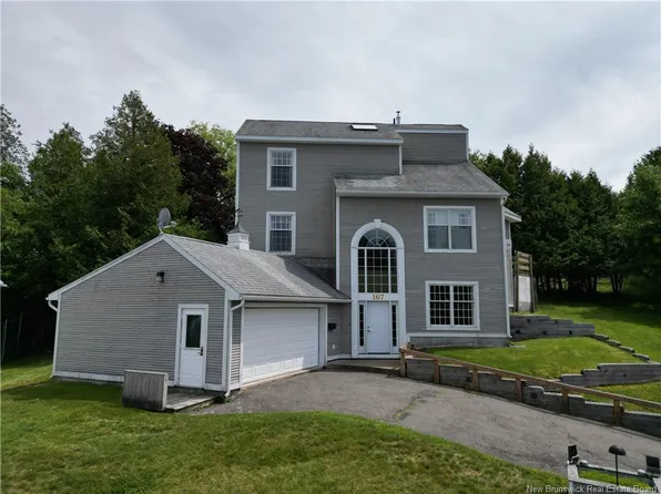 167 Meadowbank Ave, Saint John, NB E2K 2C9