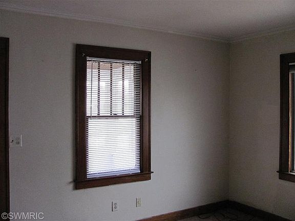 5th image of 3421 Birchwood Ave SW