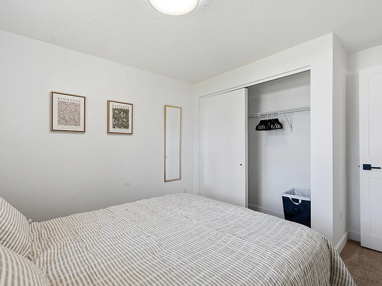807 E Timber Ln — Photo 17