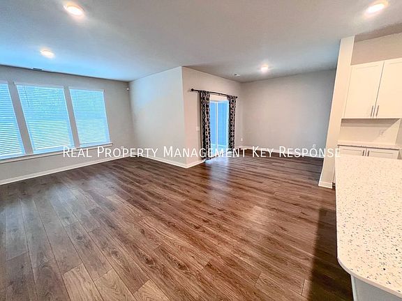 5th image of 5035 Percival Dr