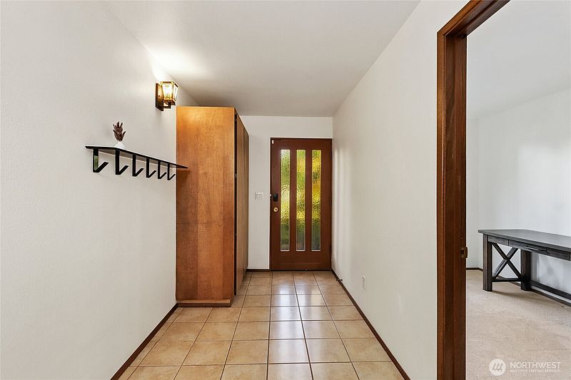 3rd image of 3921 S Angeline Street