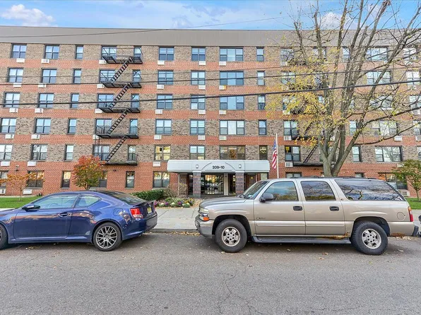 209-10 41st Ave APT 1F, Queens, NY 11361