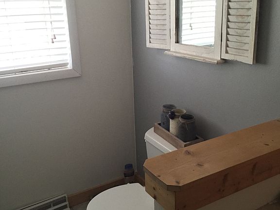 5th image of 215 Church St