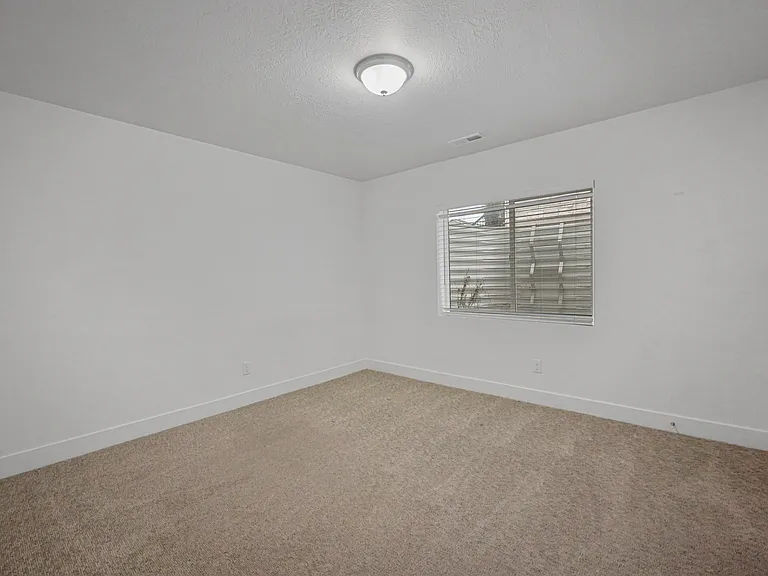 2049 N 3930 W — Photo 10