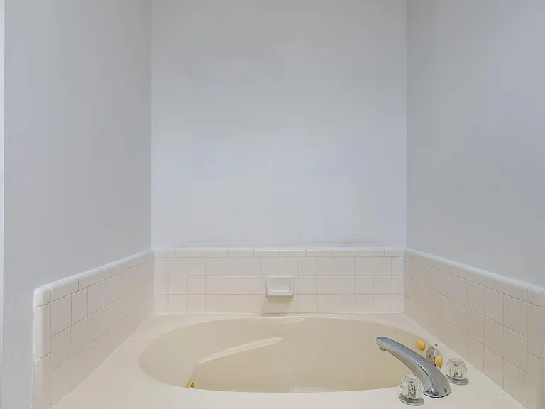 16776 Greensboro Dr — Photo 5