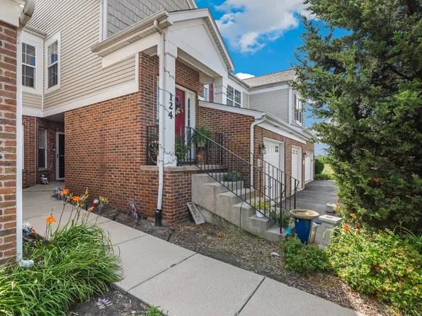 124 Andrew Taras Ct #2D, Joliet, IL 60435