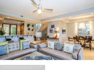 424 NE 7th Ave, Fort Lauderdale, FL 33301
