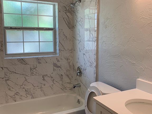 3rd image of 716 Gillespie Ave