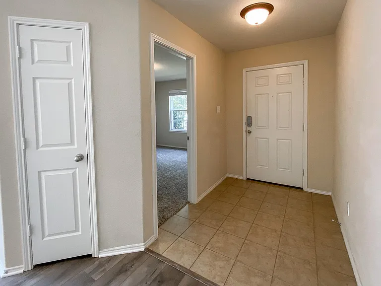 6940 Derbyshire Dr — Photo 4