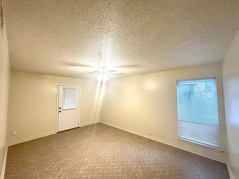 8219 Bayou Fountain Ave — Photo 7