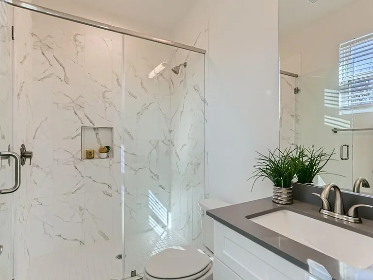 Master suite 1 w/ on-suite bathroom