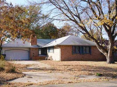 2025 N Westridge Dr, Wichita, KS, 67203