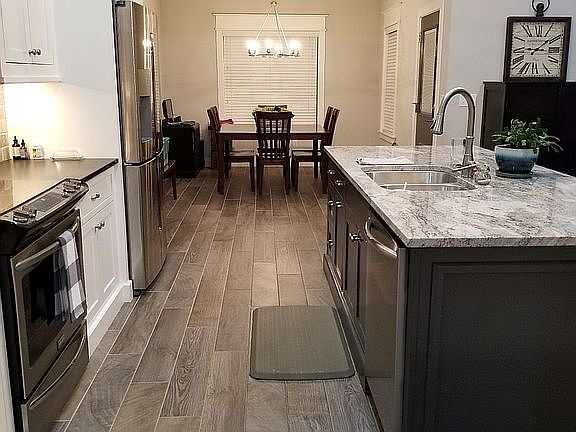 3rd image of 8598 W Athens Ln