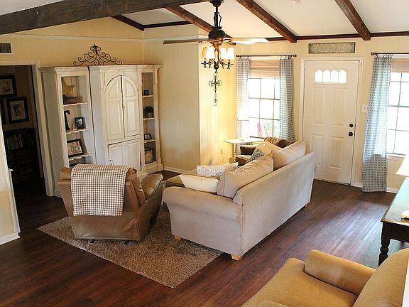 Family Room. Vaulted Ceiling