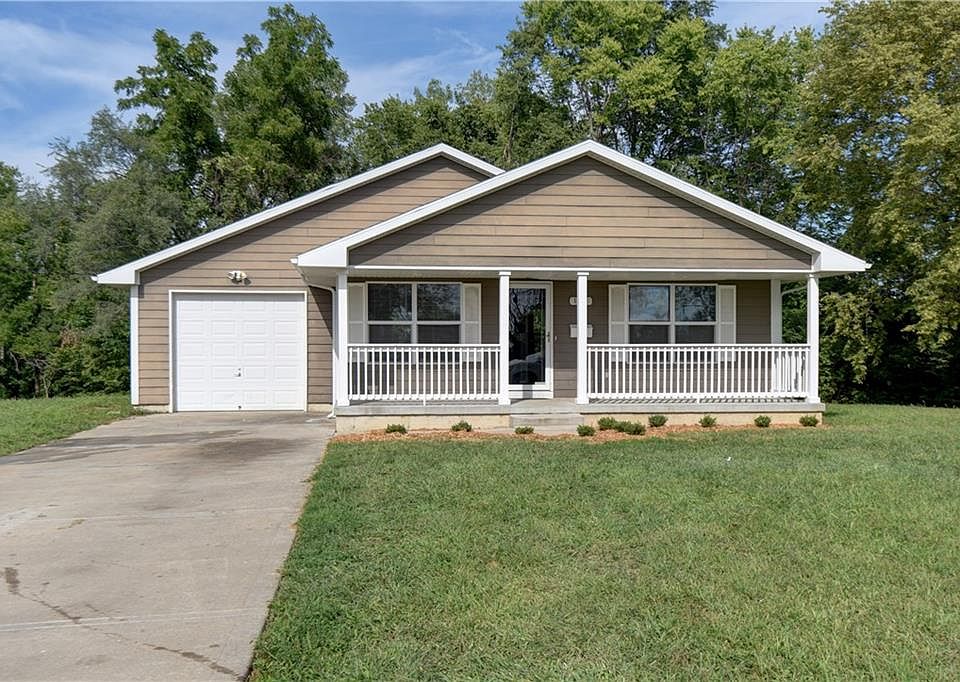 1st image of 1133 N 50th Pl