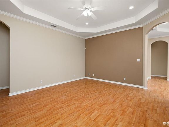 2nd image of 614 S Excalibur St