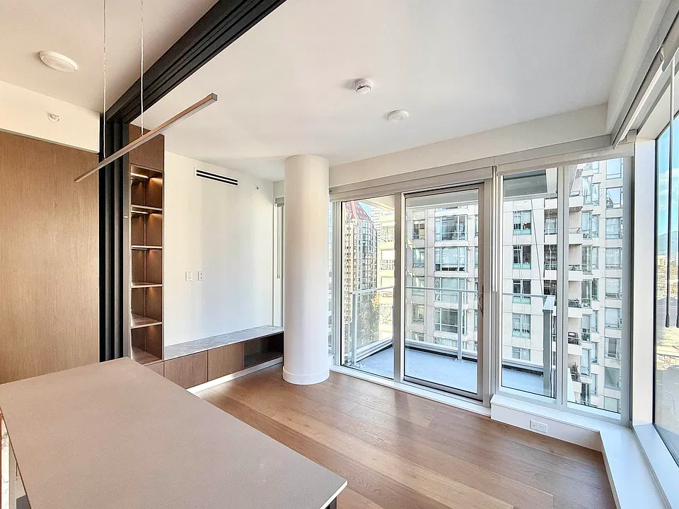 1277 Hornby St #1102