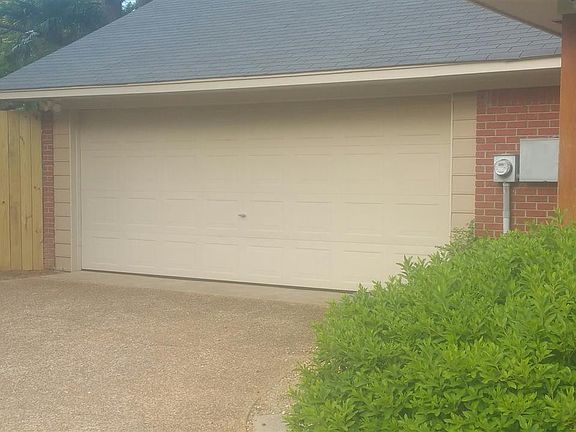 3rd image of 579 Dogwood Holw