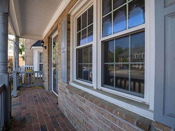 5th image of 305 Middle Oaks Dr