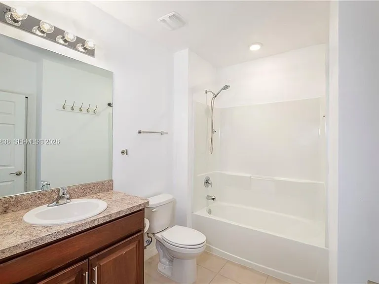 2802 40th St SW — Photo 11