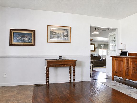 4th image of 31 Circle Dr