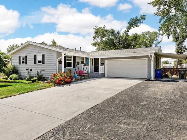 138 Eastview Dr NW, Cedar Rapids, IA 52405